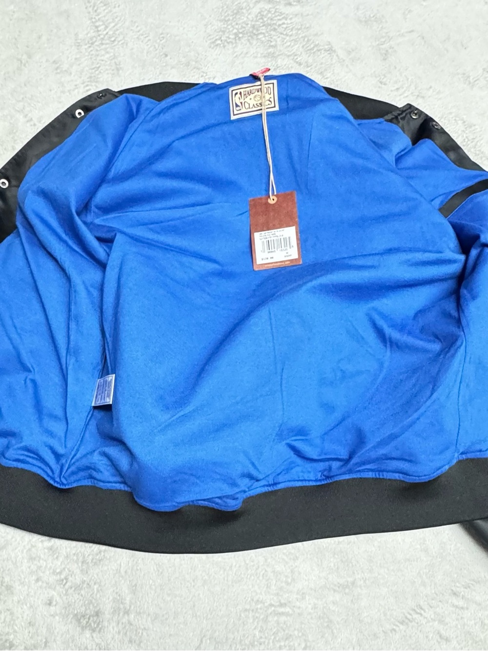 NWT Philadelphia 76ers Mitchell & Ness Satin Jacket Size Medium Black - Picture 5 of 5